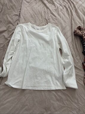 Old Navy White Long-Sleeve Crew Tee